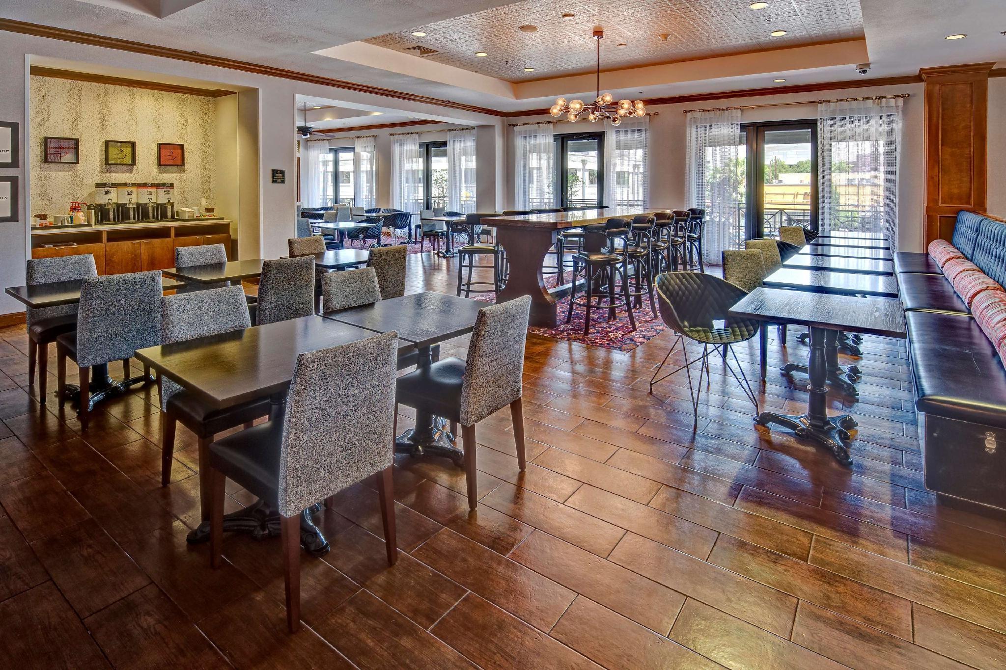 Hampton Inn & Suites Austin-Downtown/Convention Center Dış mekan fotoğraf
