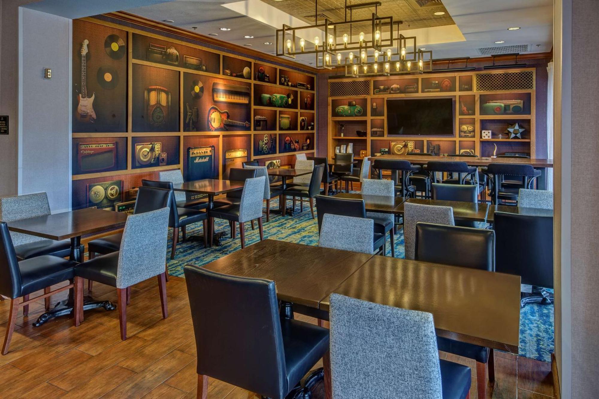 Hampton Inn & Suites Austin-Downtown/Convention Center Dış mekan fotoğraf